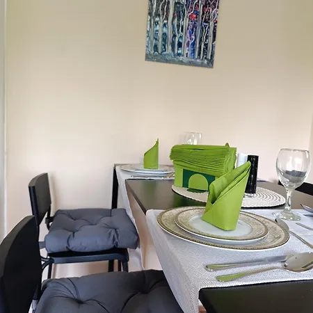 Entire House 80M2 Apartment